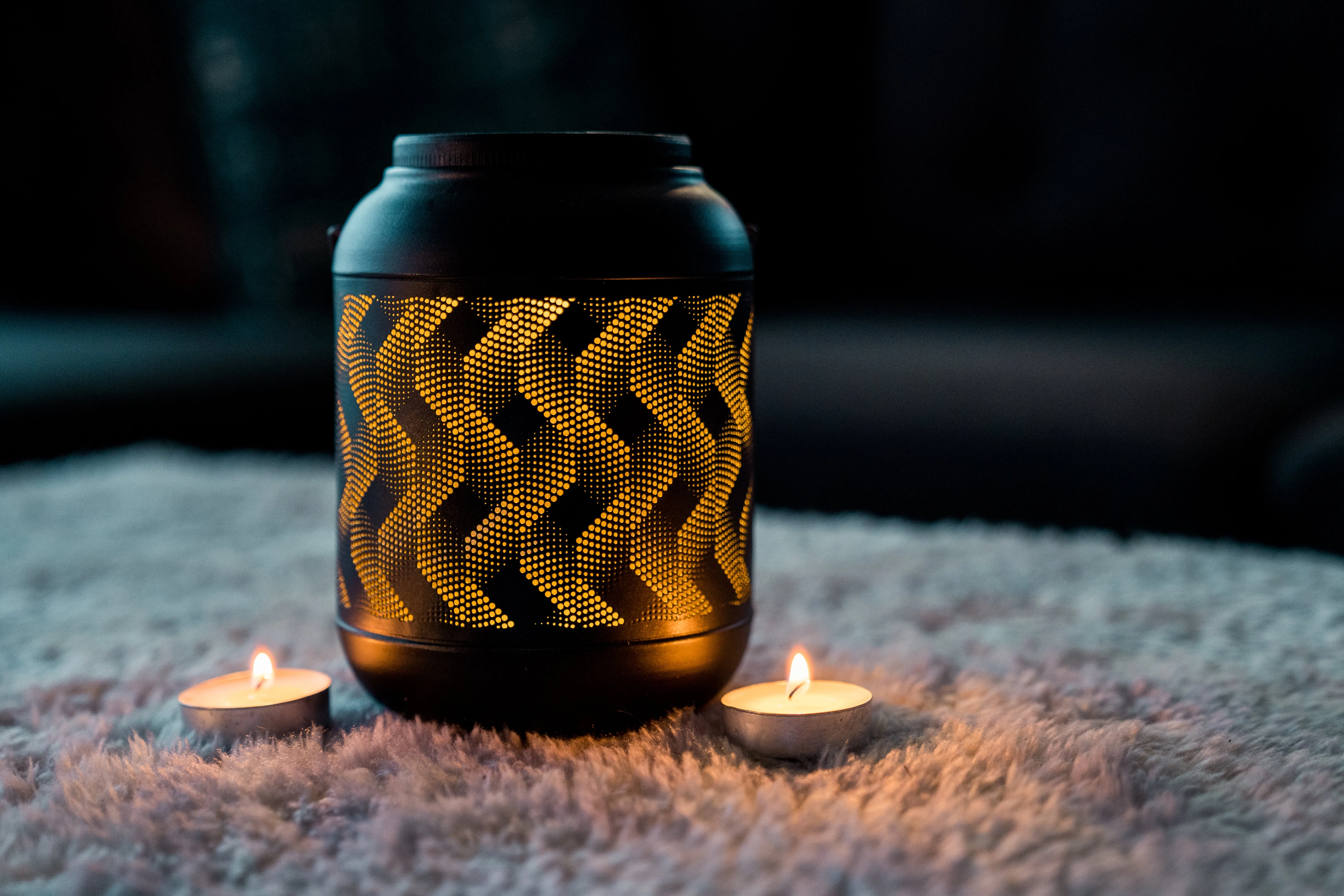 Solar Metal Lantern Light-6 inch Black and Yellow Wave